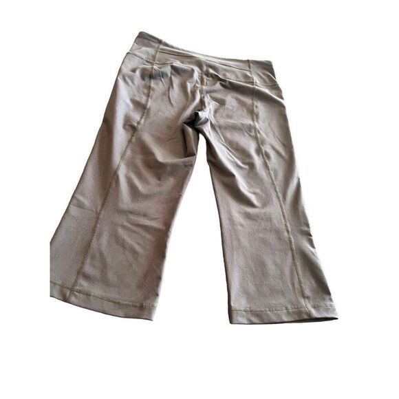 UNDER ARMOUR capri athletic Pants size Medium - Picture 2 of 9